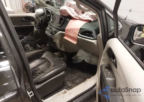 2023 Chrysler Pacifica Touring L z USA, uszkodzony, nr VIN 2C4RC1BG2PR532204